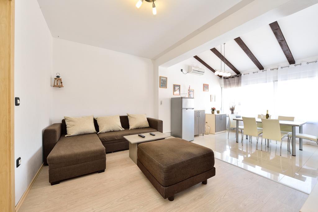 ביבינייה Apartments Nika & Karla מראה חיצוני תמונה