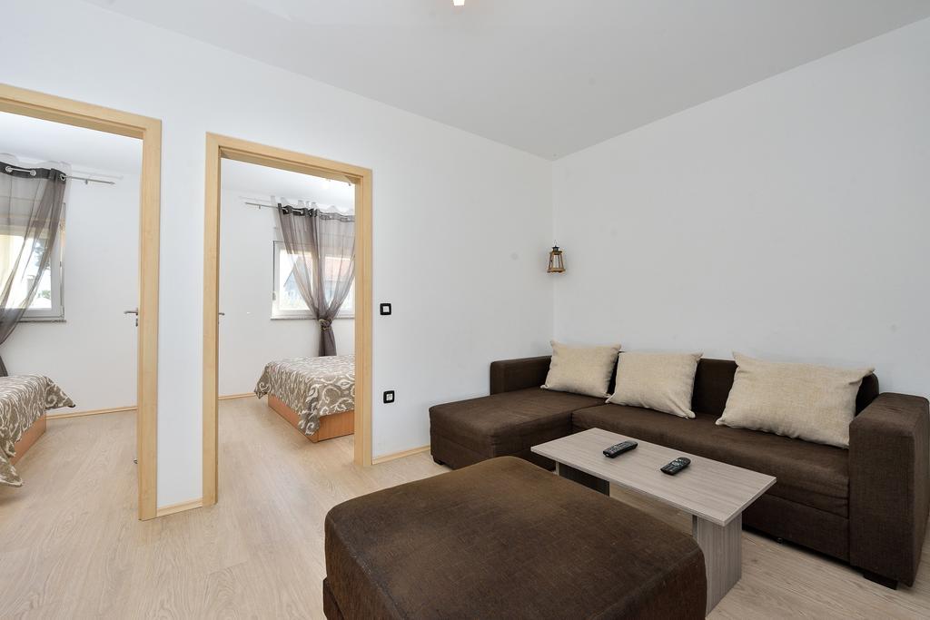 ביבינייה Apartments Nika & Karla מראה חיצוני תמונה