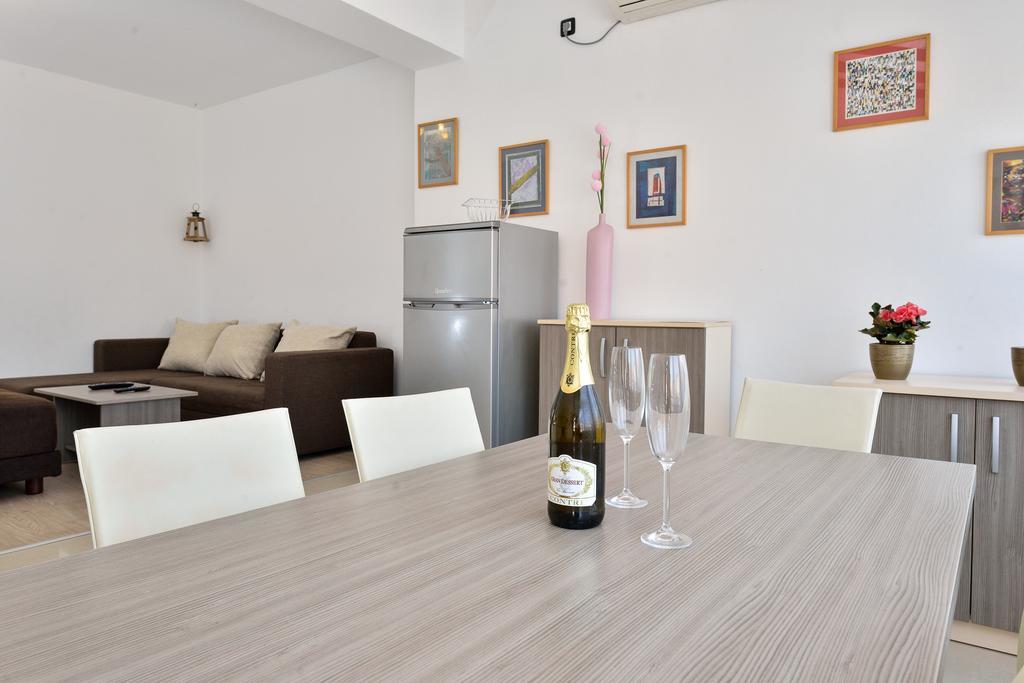 ביבינייה Apartments Nika & Karla מראה חיצוני תמונה