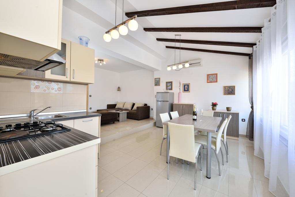 ביבינייה Apartments Nika & Karla מראה חיצוני תמונה