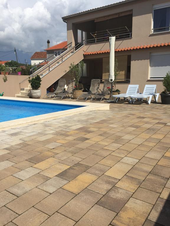 ביבינייה Apartments Nika & Karla מראה חיצוני תמונה