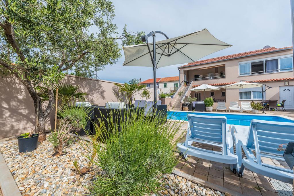 ביבינייה Apartments Nika & Karla מראה חיצוני תמונה